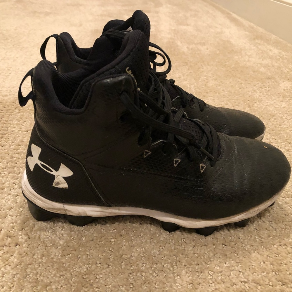 Under Armour, Black size 6